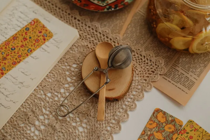 Grandmother's Secret Weapon: When Recipe Cards Held More Power Than Google